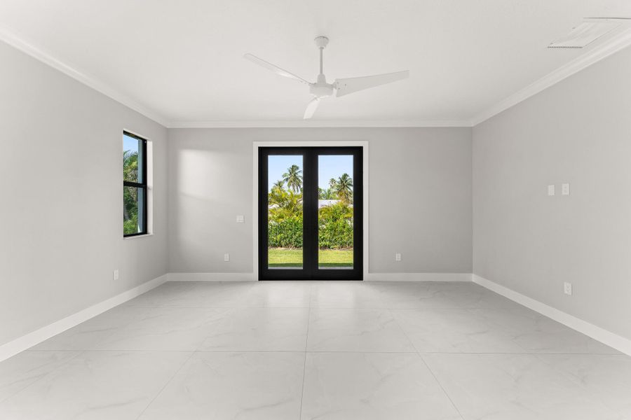 Spacious, unfurnished interior of a new home in , Stuart (Image 19).