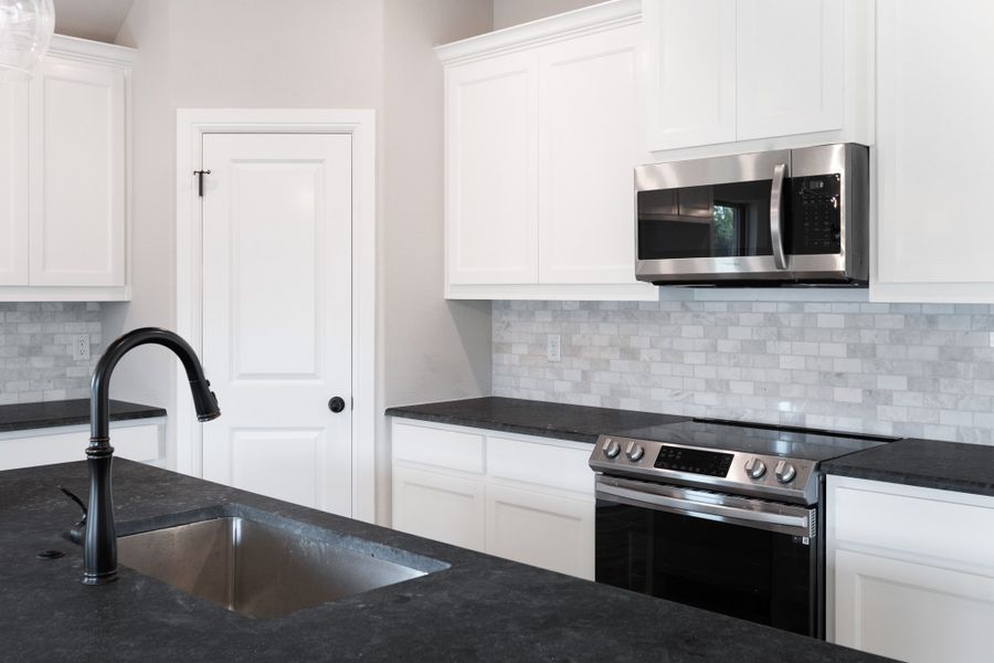 Representative furnished interior of a home built from the The Silverwood by Doug Parr Custom Homes in Read Ranch, Paradise (Image 7). Representative furnished interior of a home built from the The Silverwood by Doug Parr Custom Homes in Read Ranch, Paradise (Image 7).