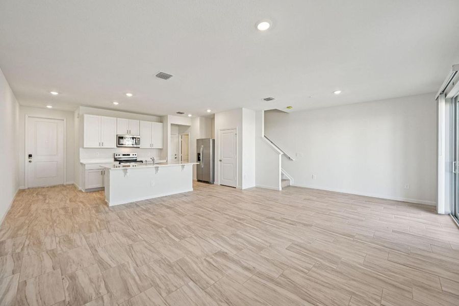 587 Salisbury Cir Fort Pier (8)