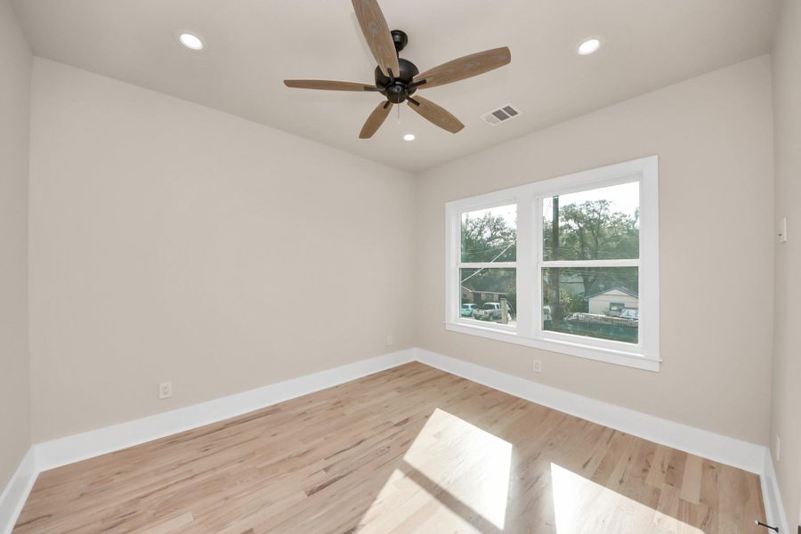 Spacious, unfurnished interior of a new home in , Houston (Image 36).