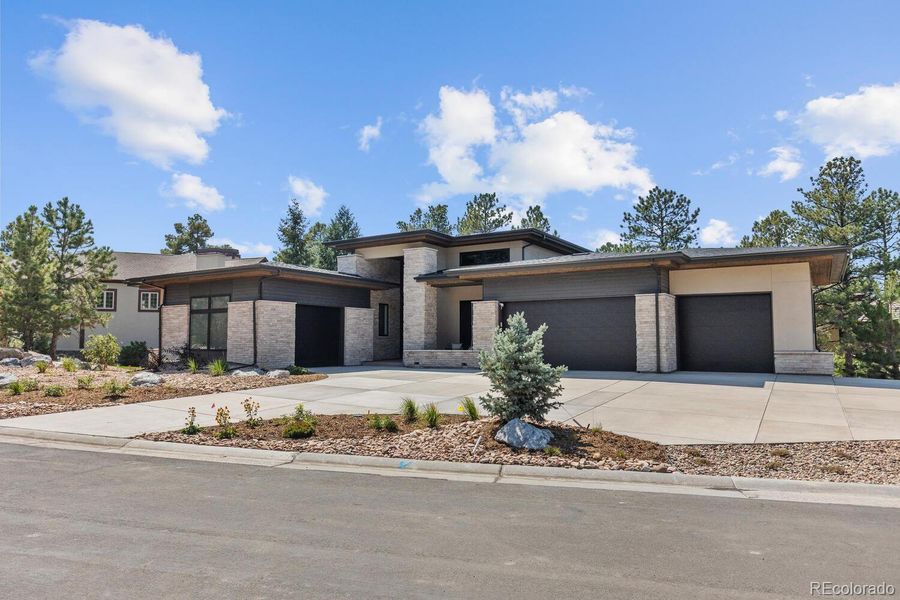 Image 42 of a home in .