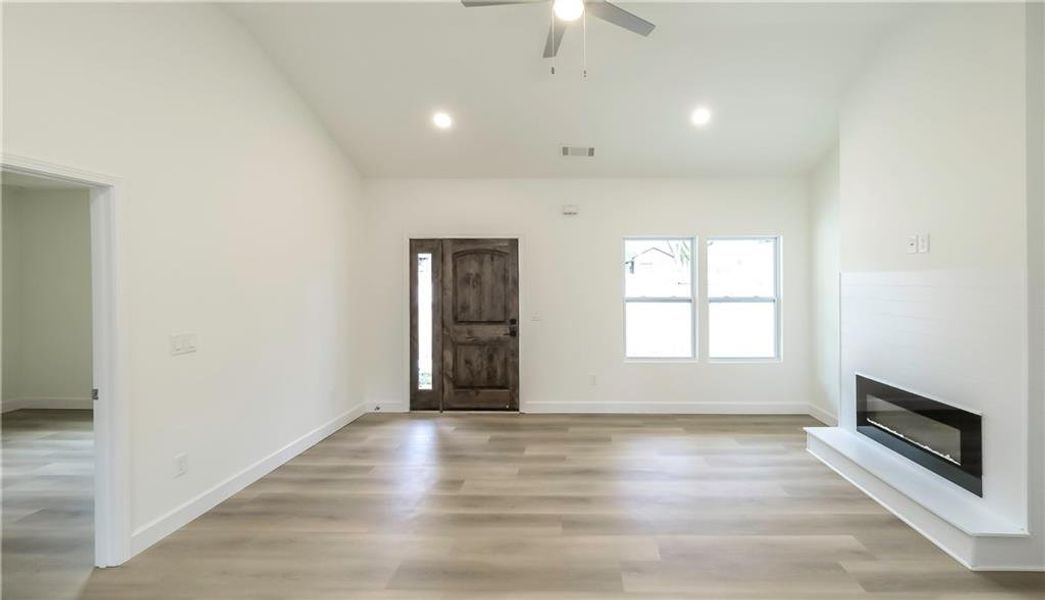 Spacious, unfurnished interior of a new home in , Carrollton (Image 22).