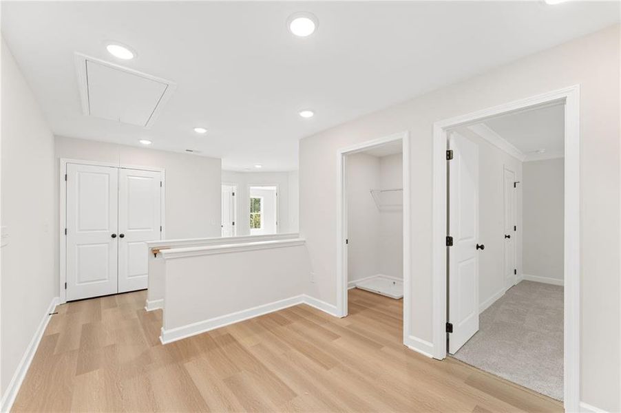 Spacious, unfurnished interior of a new home in Cherokee Township, Acworth (Image 19).
