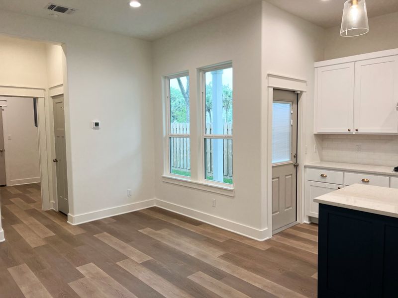 Representative unfurnished interior of a home built from the The Oaks Cottage by Steve Klein Custom Builder in Diamond Hill Collection, Victoria (Image 8).