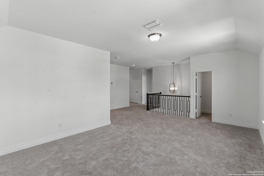 Spacious, unfurnished interior of a new home in Bison Ridge, San Antonio (Image 16). Spacious, unfurnished interior of a new home in Bison Ridge, San Antonio (Image 16).