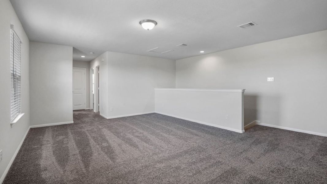 Representative unfurnished interior of a home built from the Ozark by D.R. Horton in Saratoga, Granbury (Image 12).