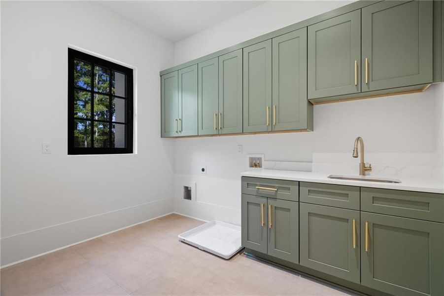 Furnished interior view inside a new home in , Alpharetta (Image 16).