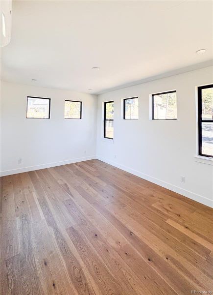 Spacious, unfurnished interior of a new home in , Evergreen (Image 33).