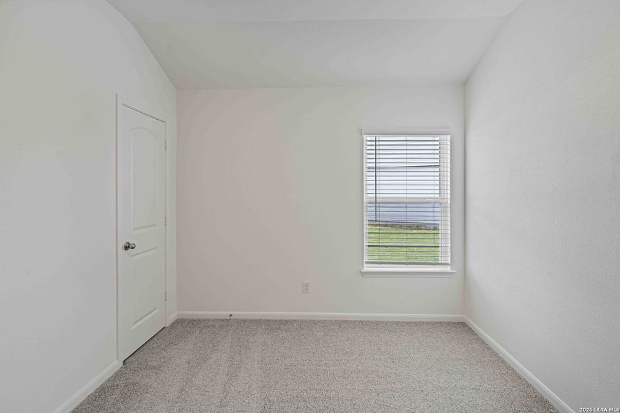 Spacious, unfurnished interior of a new home in Savannah Place, San Antonio (Image 9).