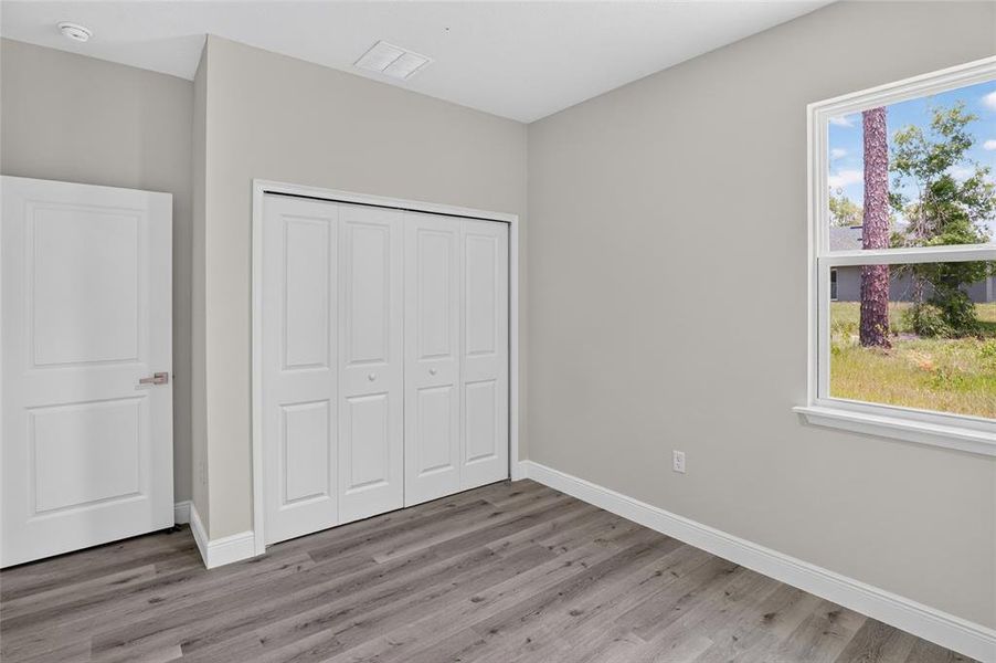Spacious, unfurnished interior of a new home in , Citrus Springs (Image 16).