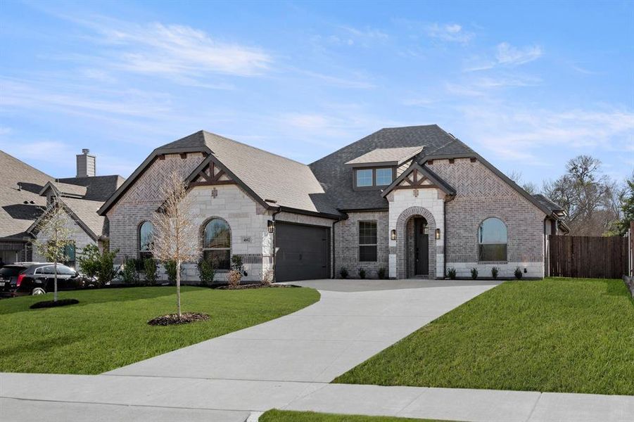 4602 Thistle- Front-3