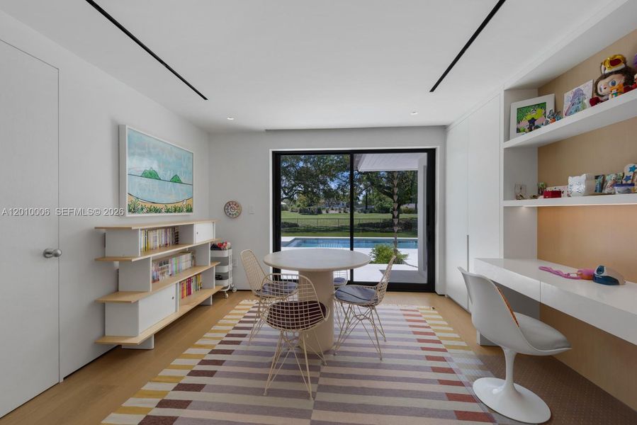 Furnished interior view inside a new home in , Coral Gables (Image 37).