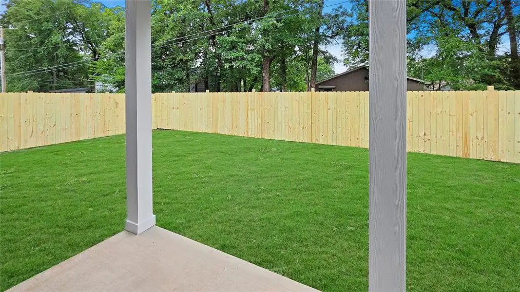 Exterior details and patio area of a home in , Mabank (Image 3).