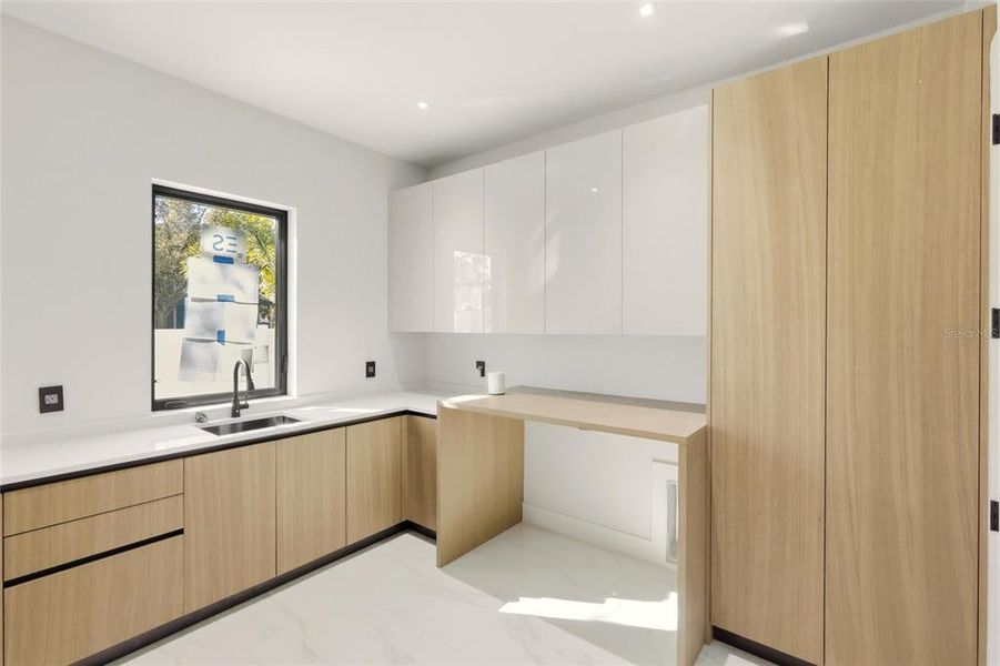 Furnished interior view inside a new home in , Sarasota (Image 15).