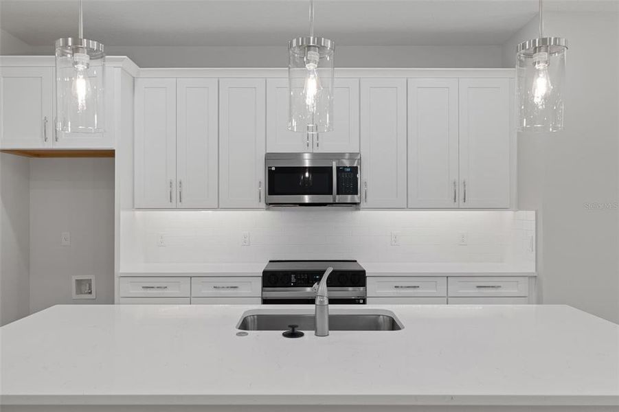 Close-up of interior finishes inside a home in Pine Ridge Estates, Beverly Hills (Image 16).