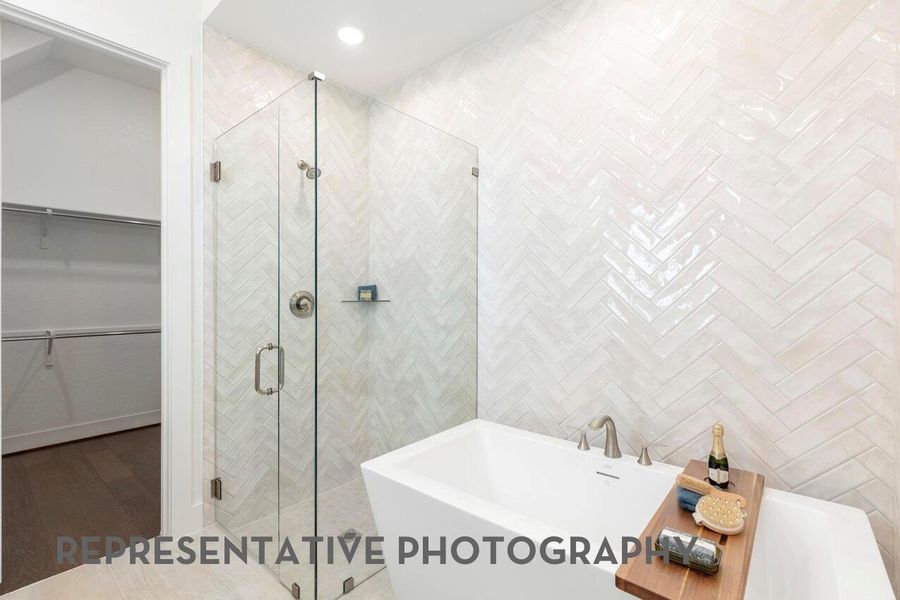 Furnished interior view inside a new home in Evergreen, Conroe (Image 31).