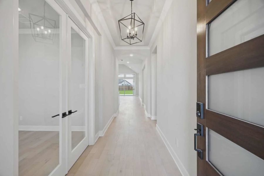Spacious, unfurnished interior of a new home in Lakeview Heights, Azle (Image 15).