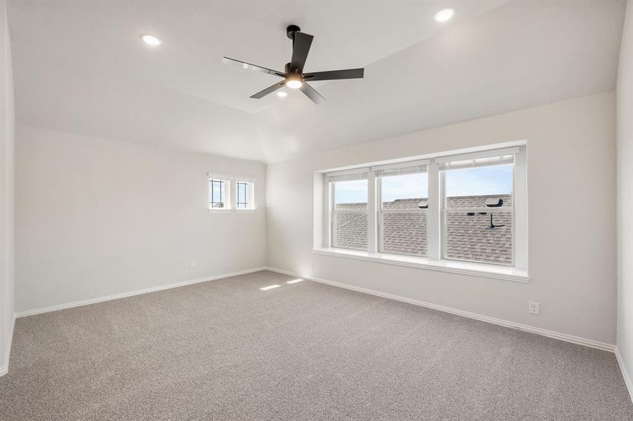 Spacious, unfurnished interior of a new home in Stone River Glen 60s, Royse City (Image 39). Spacious, unfurnished interior of a new home in Stone River Glen 60s, Royse City (Image 39).