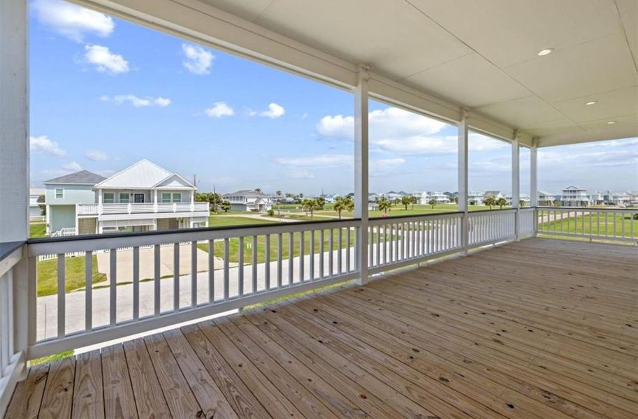 Exterior details and patio area of a home in , Galveston (Image 21).