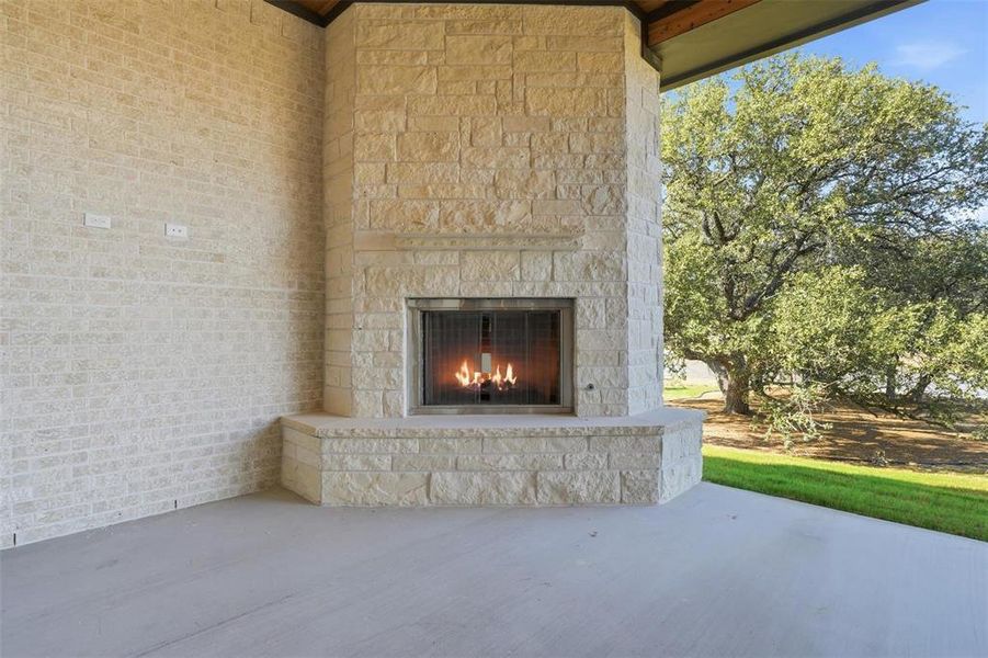 Exterior details and patio area of a home in , Weatherford (Image 4).
