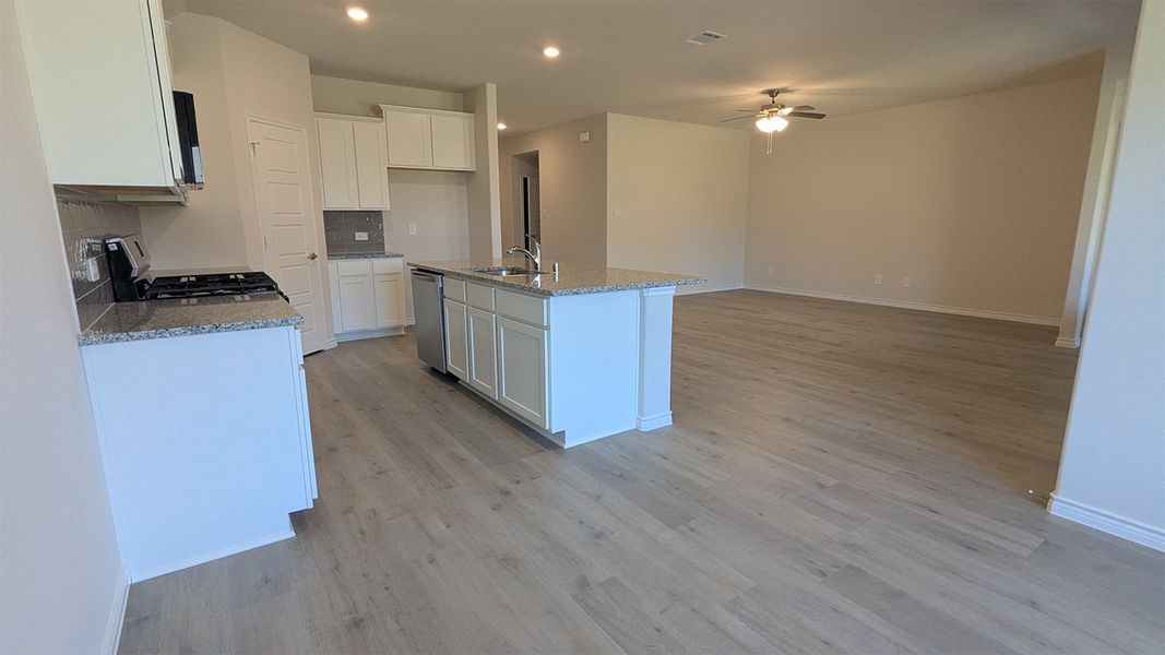 Spacious, unfurnished interior of a new home in Trailstone, Caddo Mills (Image 8). Spacious, unfurnished interior of a new home in Trailstone, Caddo Mills (Image 8).