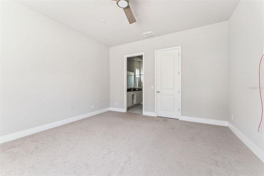 Spacious, unfurnished interior of a new home in , Kissimmee (Image 20).