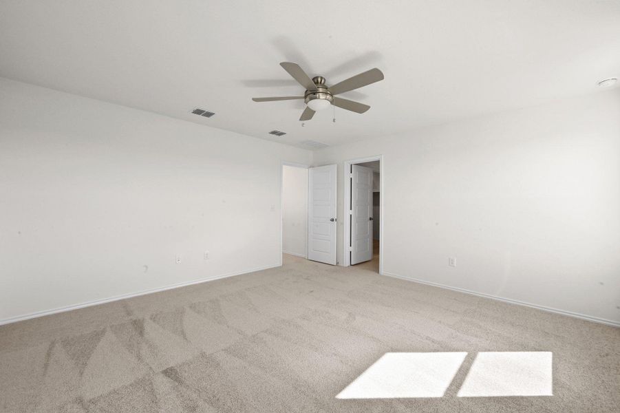 Spacious, unfurnished interior of a new home in Stoney Chase, Del Valle (Image 19).