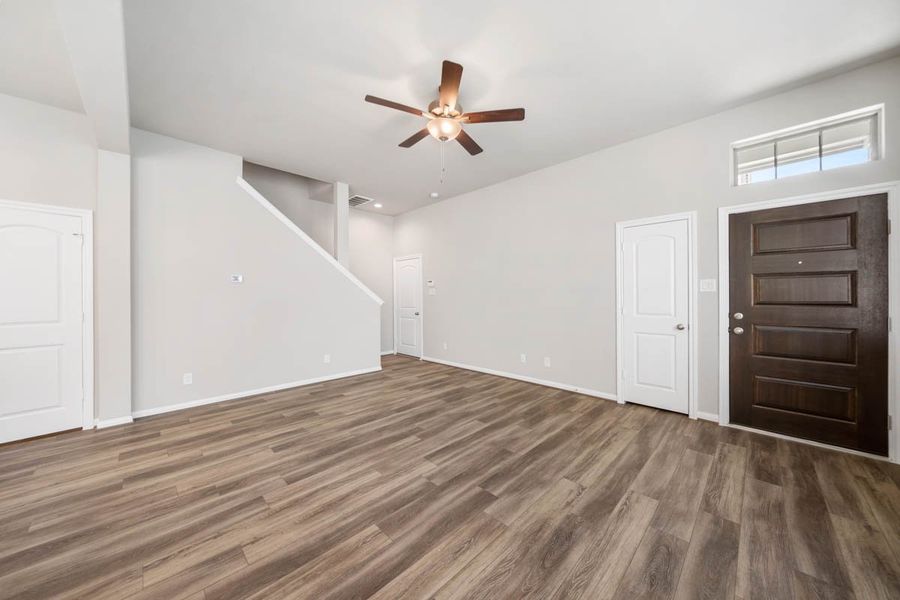 Spacious, unfurnished interior of a new home in Woodforest, Montgomery (Image 19).