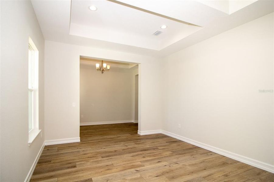 Spacious, unfurnished interior of a new home in Southern Hills Plantation, Brooksville (Image 20).