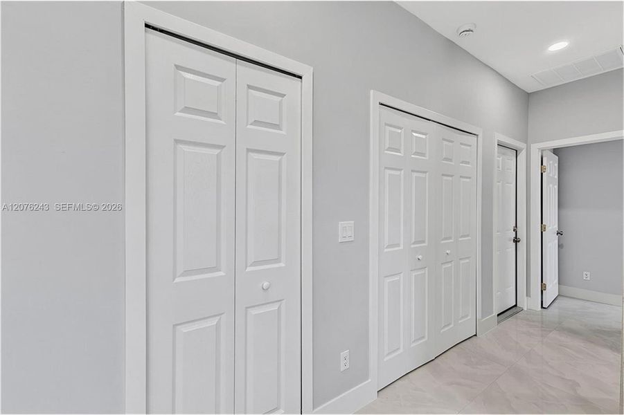 Spacious, unfurnished interior of a new home in , Lehigh Acres (Image 16).