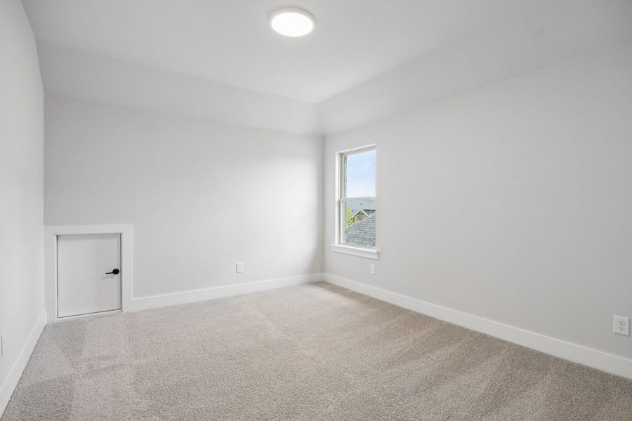 Spacious, unfurnished interior of a new home in Painted Tree Lakeside, McKinney (Image 30).