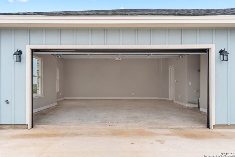 Exterior details and patio area of a home in , Uvalde (Image 4). Exterior details and patio area of a home in , Uvalde (Image 4).