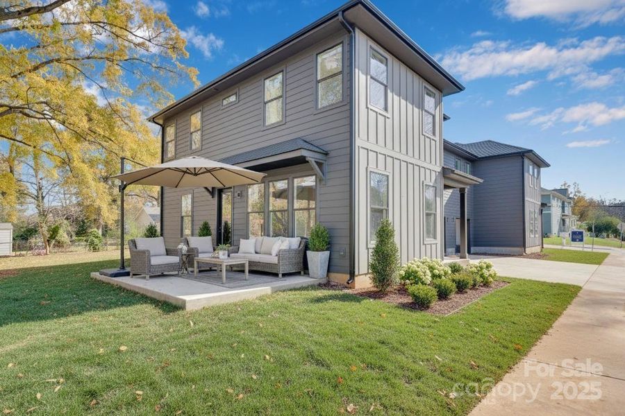 Exterior details and patio area of a home in , Charlotte (Image 4).