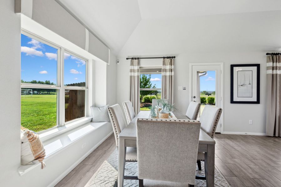 Dining Area Dining Area