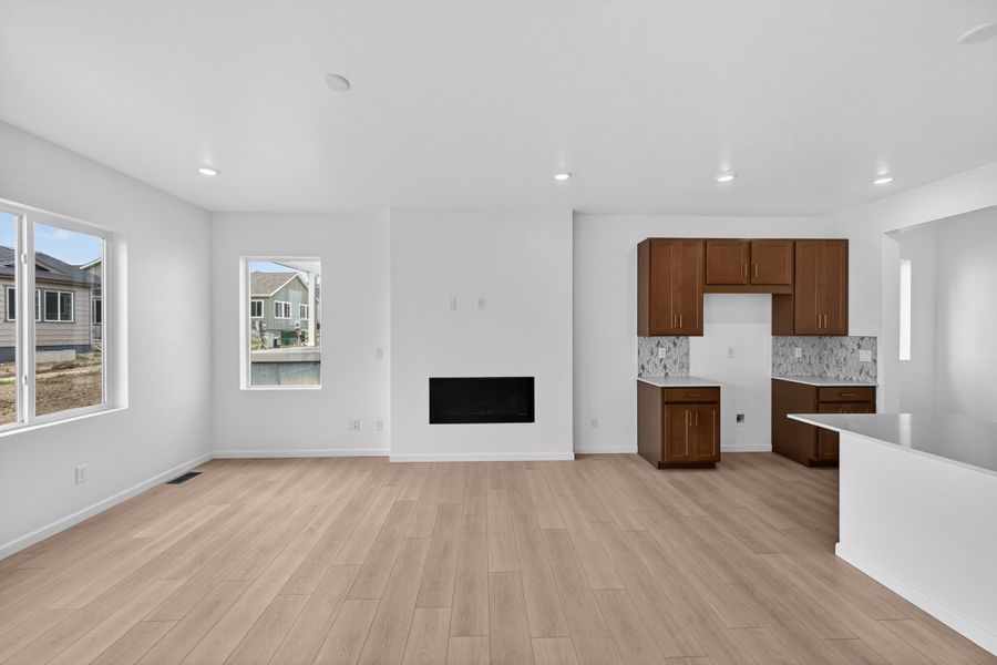 Spacious, unfurnished interior of a new home in Trailstone, Arvada (Image 16).