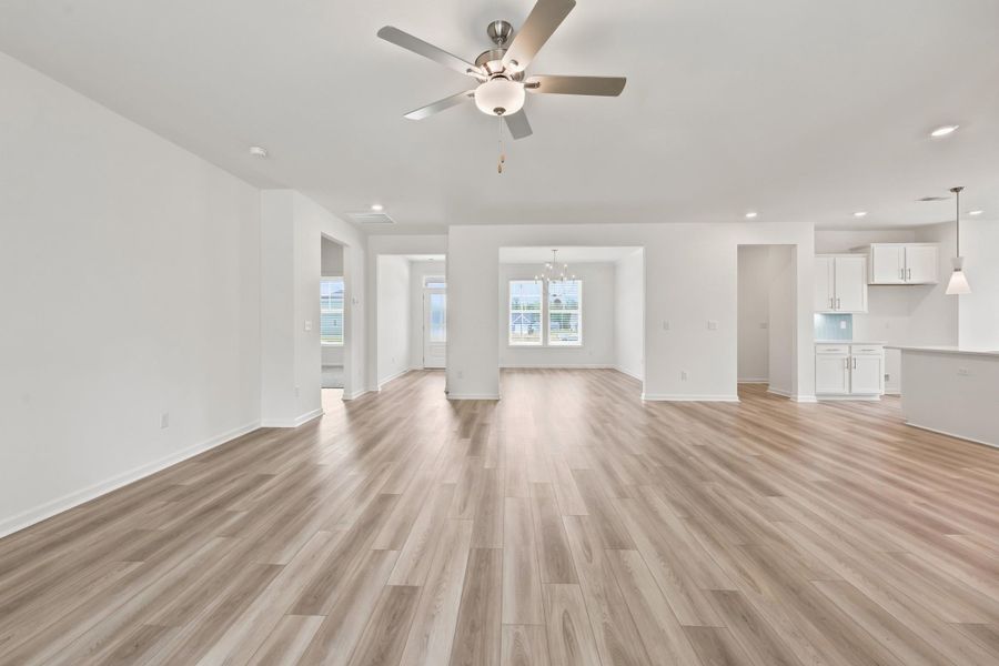Spacious, unfurnished interior of a new home in Oak Grove, Conway (Image 9).