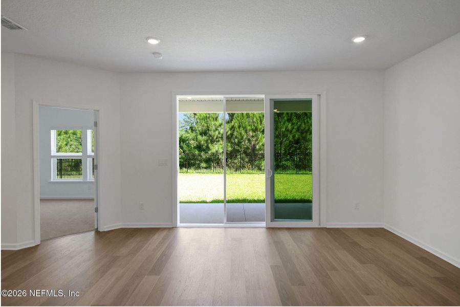 Spacious, unfurnished interior of a new home in Hyland Trail, Green Cove Springs (Image 23).