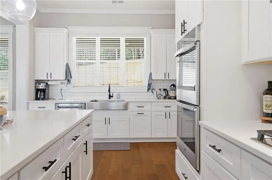 Furnished interior view inside a new home in , Jasper (Image 10).