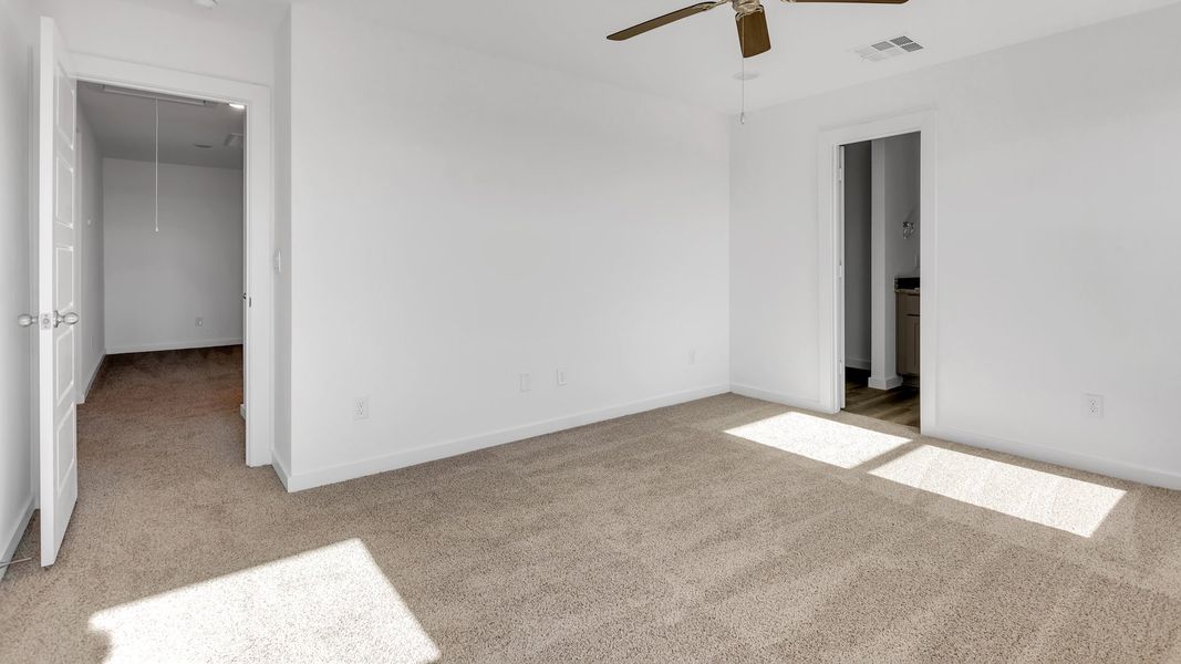 Spacious, unfurnished interior of a new home in Terra Vista, Lubbock (Image 22).