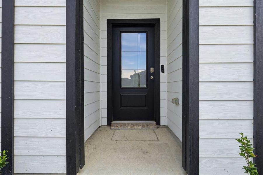 Exterior details and patio area of a home in The Overlook, Fort Worth (Image 3).