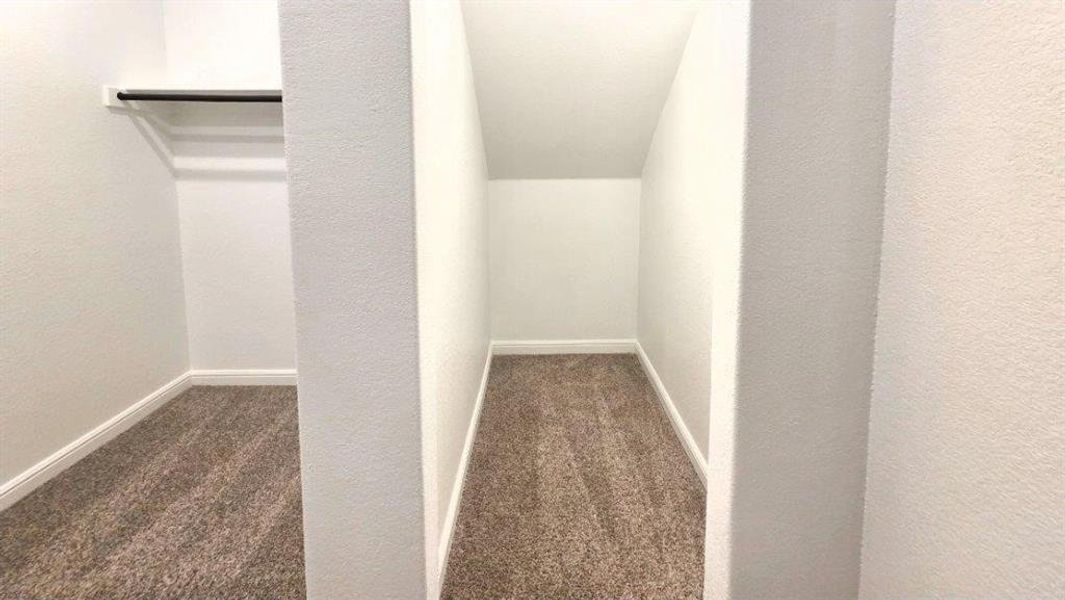 Spacious, unfurnished interior of a new home in Vista Point, Grandview (Image 15).