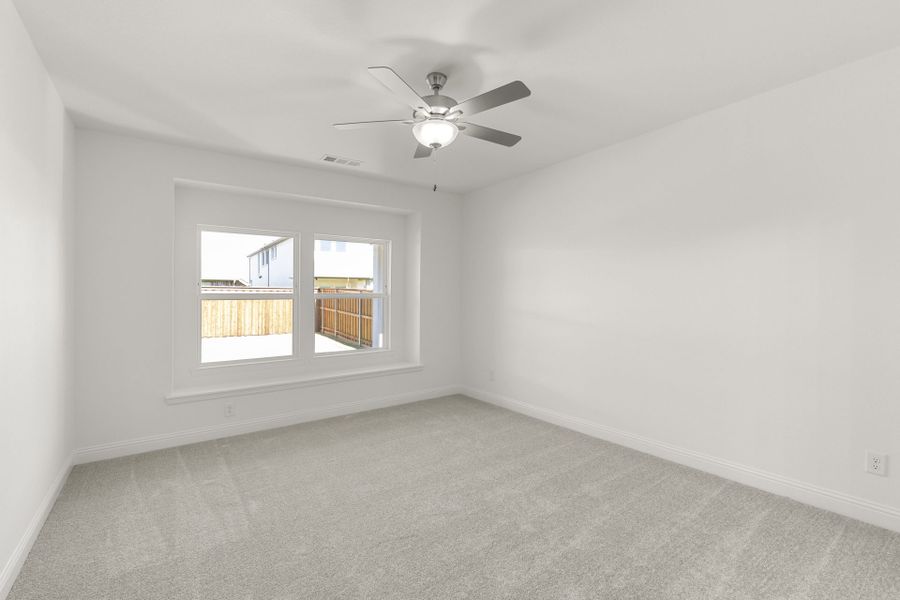 Spacious, unfurnished interior of a new home in The Reserve at Spiritas Ranch, Little Elm (Image 17).