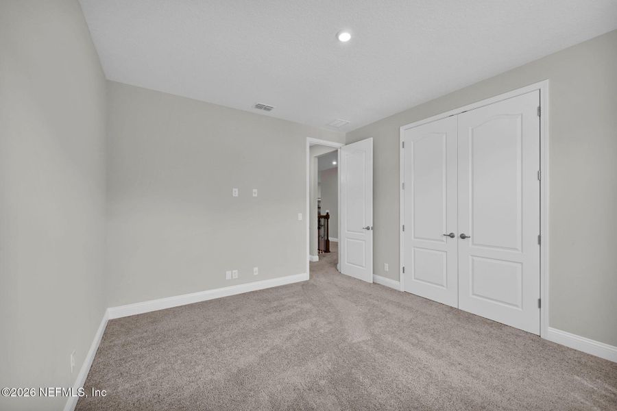 Spacious, unfurnished interior of a new home in , Middleburg (Image 21).