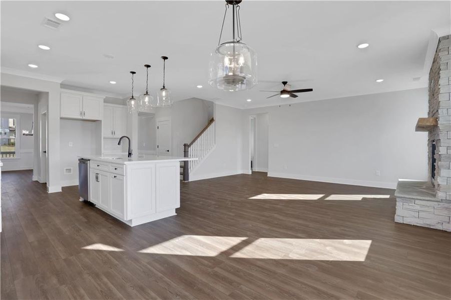 Spacious, unfurnished interior of a new home in Cambridge, Flowery Branch (Image 39).
