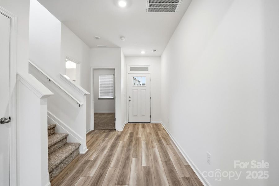 Spacious, unfurnished interior of a new home in Wilson Creek, Indian Land (Image 28).