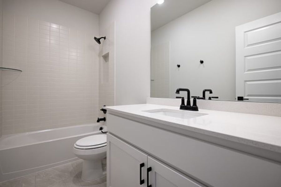 Furnished interior view inside a new home in Heath Golf and Yacht Club, Heath (Image 44).