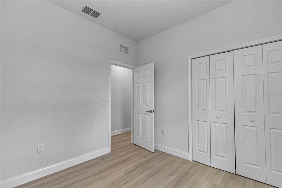 Spacious, unfurnished interior of a new home in , Ocala (Image 28).