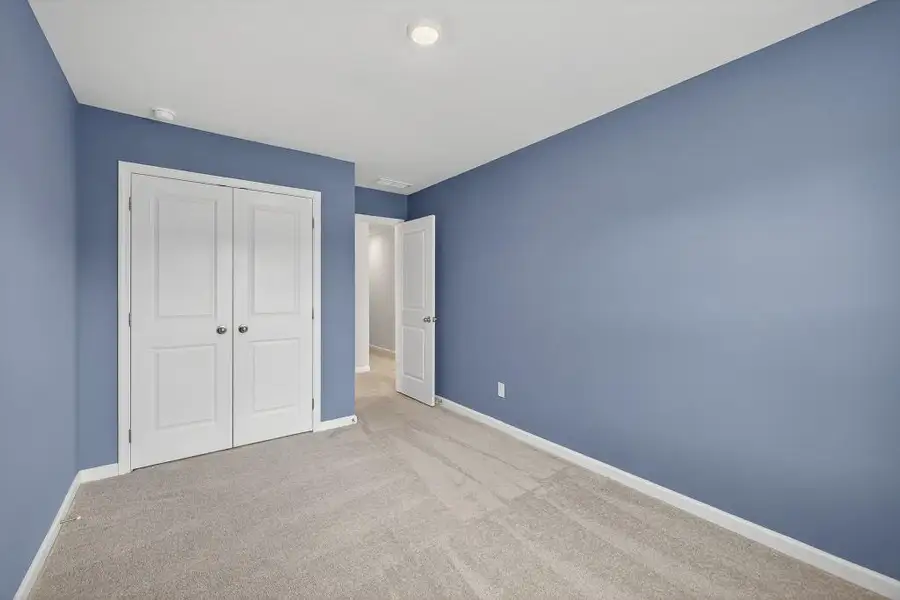 Spacious, unfurnished interior of a new home in Fernhurst, McDonough (Image 25).