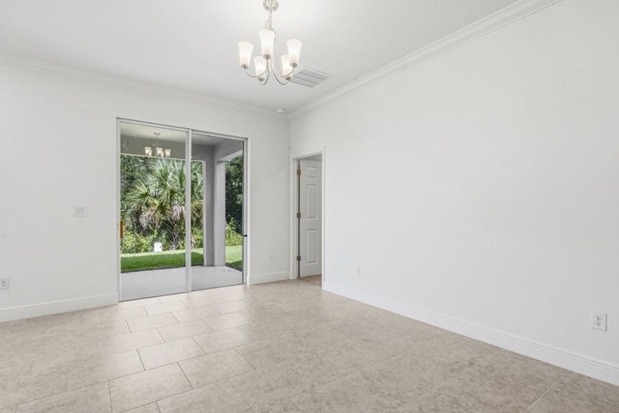 Spacious, unfurnished interior of a new home in Eden Hills, Lake Alfred (Image 24).