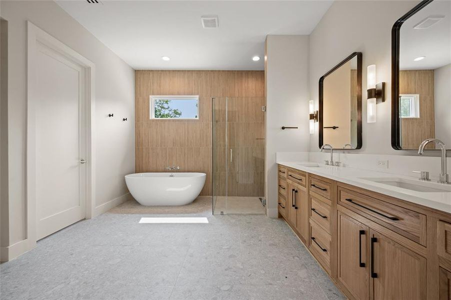 Furnished interior view inside a new home in , Richardson (Image 7).